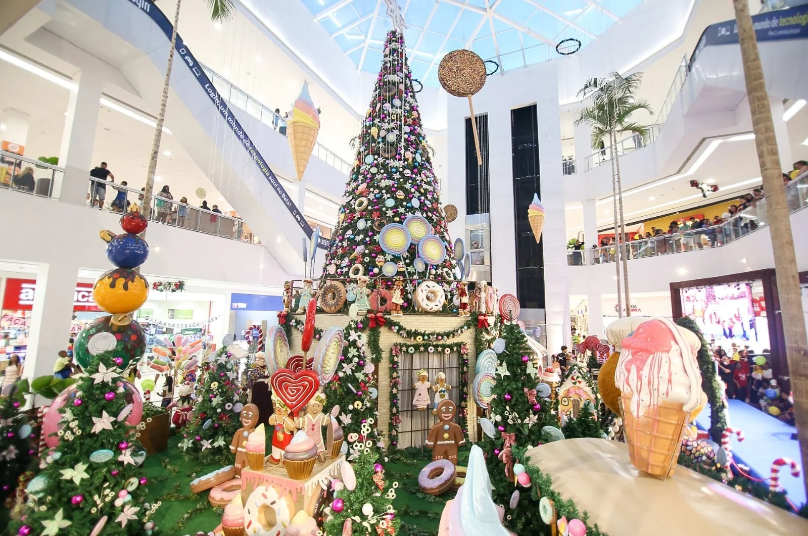 Emoção e magia marcam a chegada do Papai Noel no Shopping Bela Vista