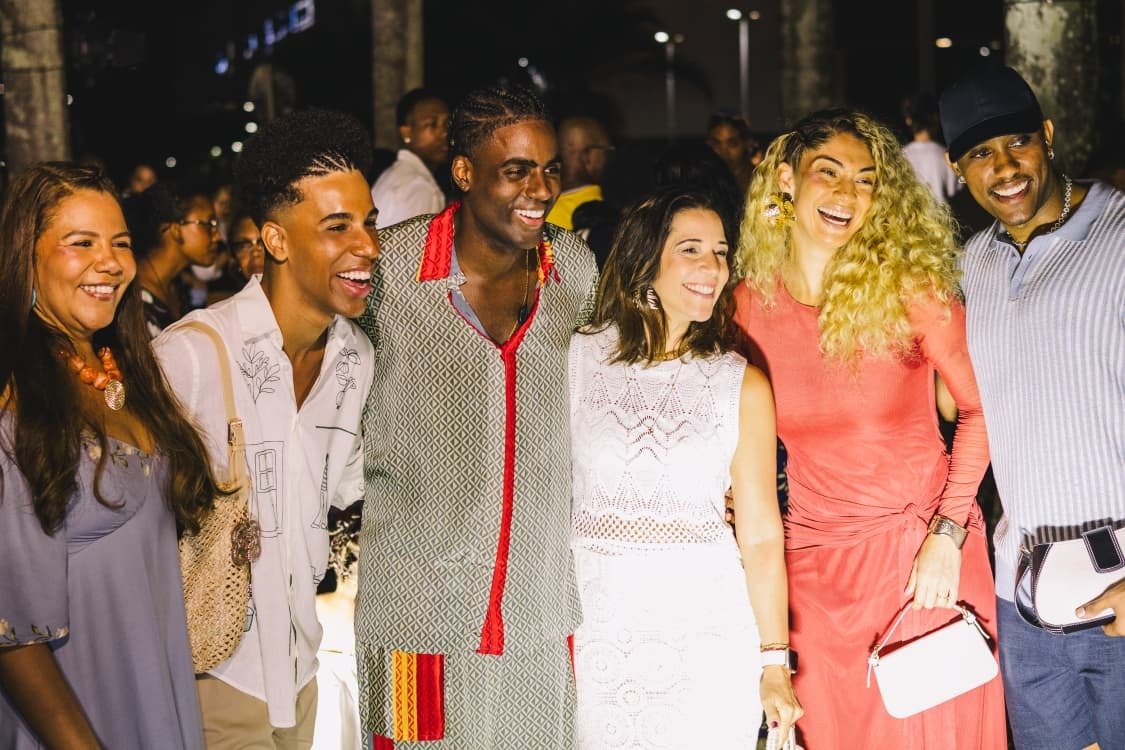Primaverão Bela Moda transforma jardim do Shopping Bela Vista em passarela para desfile de moda